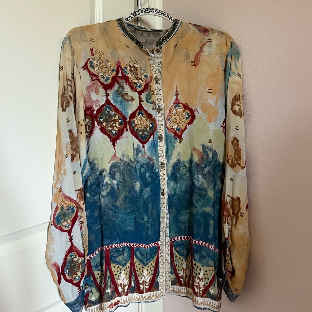 VTG Dorothy Schoelen Platinum Buttoned Long Sleeve Top